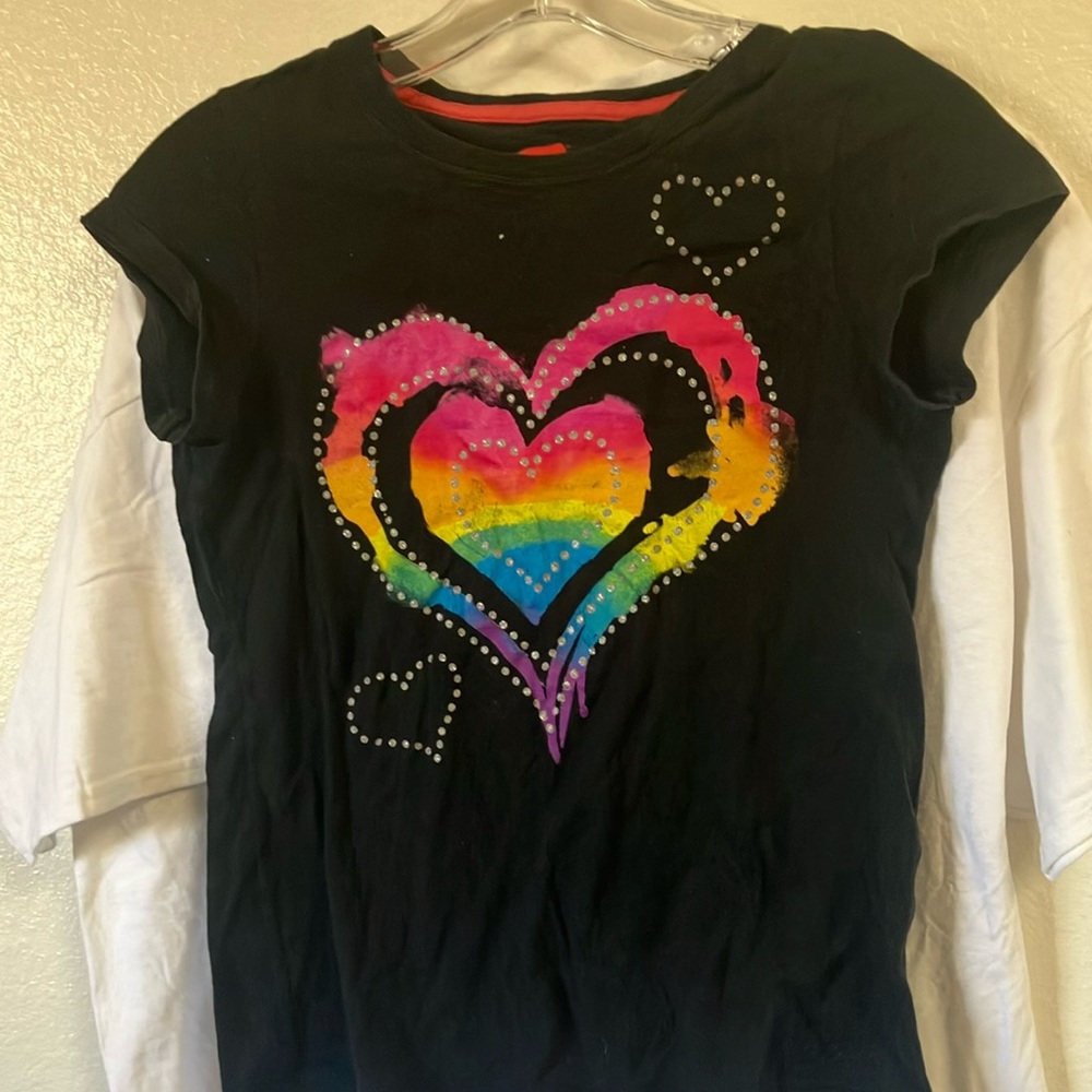 FINAL MARKDOWN Girls graphic tee large